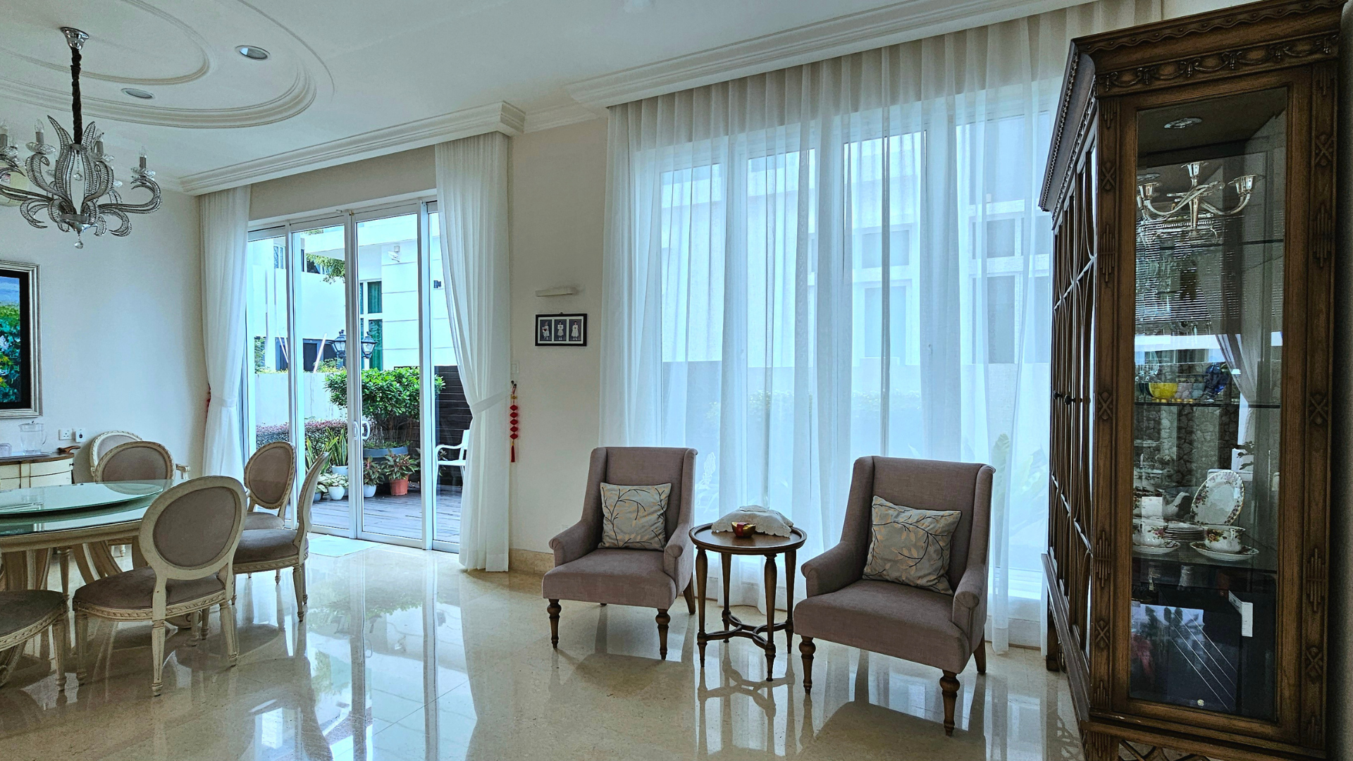 Luxury Home Furnishings